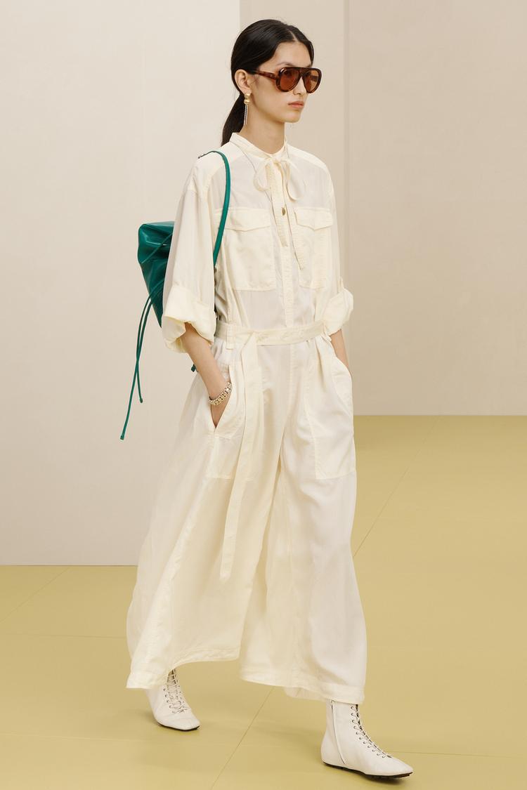 Damen Langer Utility-Jumpsuit mit Hemdkragen und Bindegürtel Nord Taschen