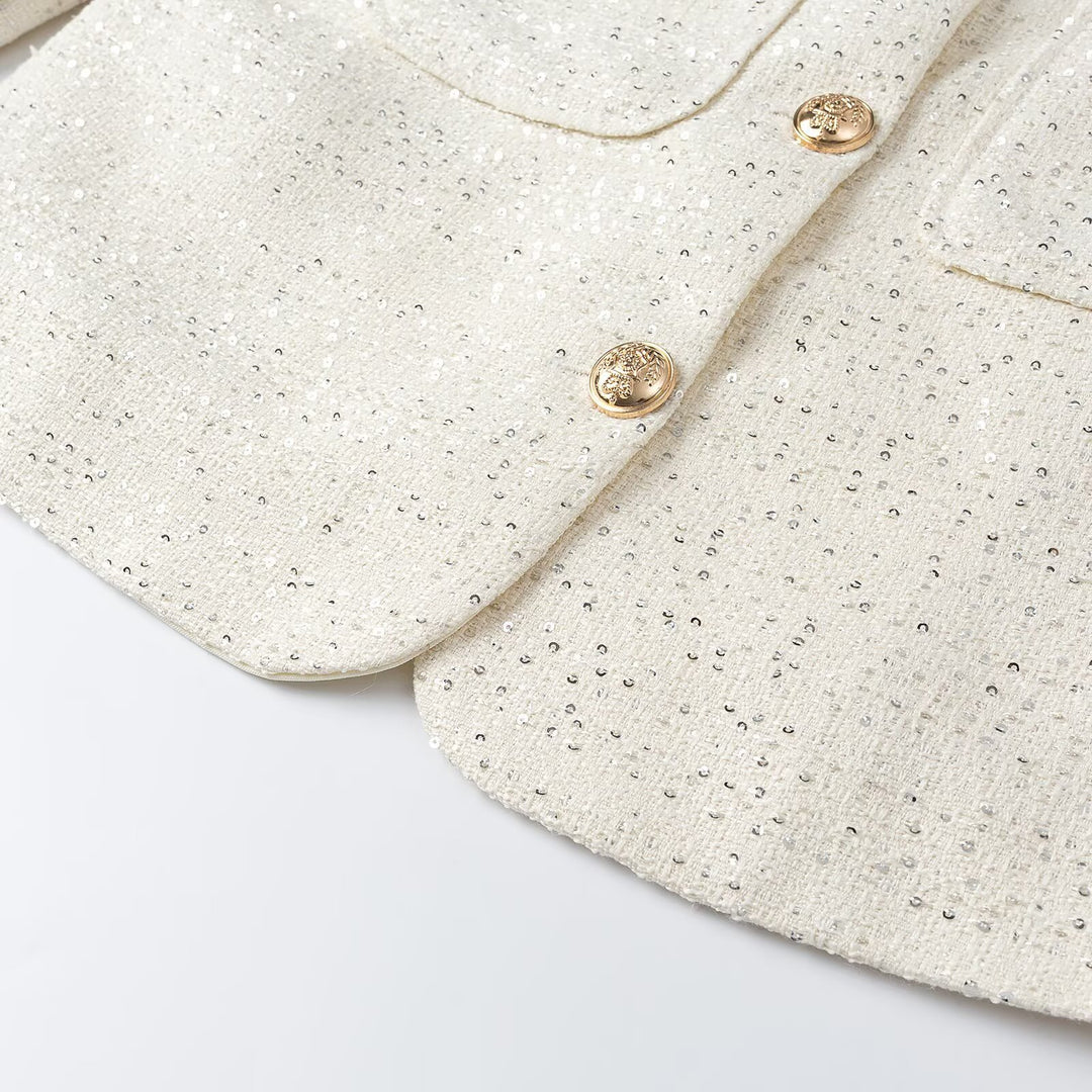 Damen Kurzgeschnittene Tweedjacke im Bouclé-Look mit Rundhalsausschnitt, Zierknöpfen und aufgesetzten Pattentaschen Nord Taschen