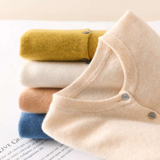Damen Leichter Rundhals-Knopfcardigan in Kaschmiroptik mit feiner Rippkante und lässiger Silhouette Nord Taschen