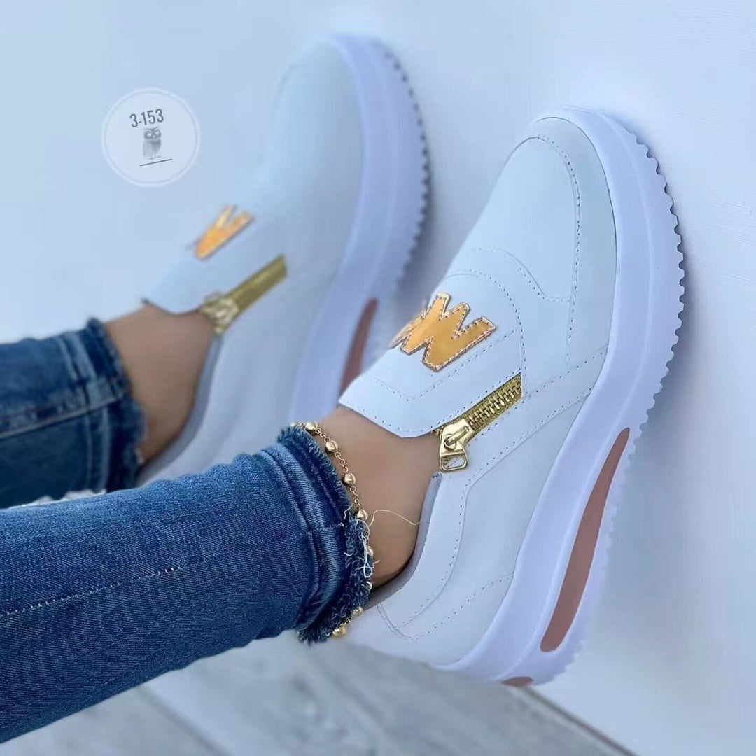 Damen Slip‑On Plateau‑Sneaker im Mokassin‑Look mit goldener Zipper‑Applikation Nord Taschen