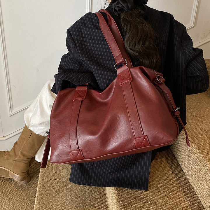 Damen Ledertasche mit geräumigem Innenraum und praktischem Tragegriff Nord Taschen