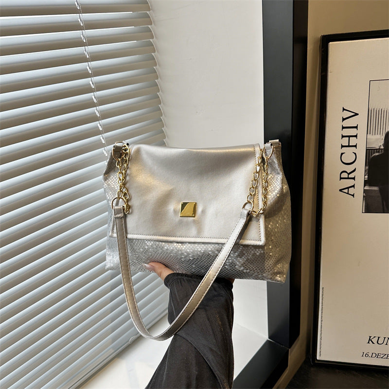 Damen modische Handtasche mit Kettenakzent Nord Taschen