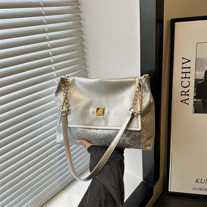 Damen modische Handtasche mit Kettenakzent Nord Taschen