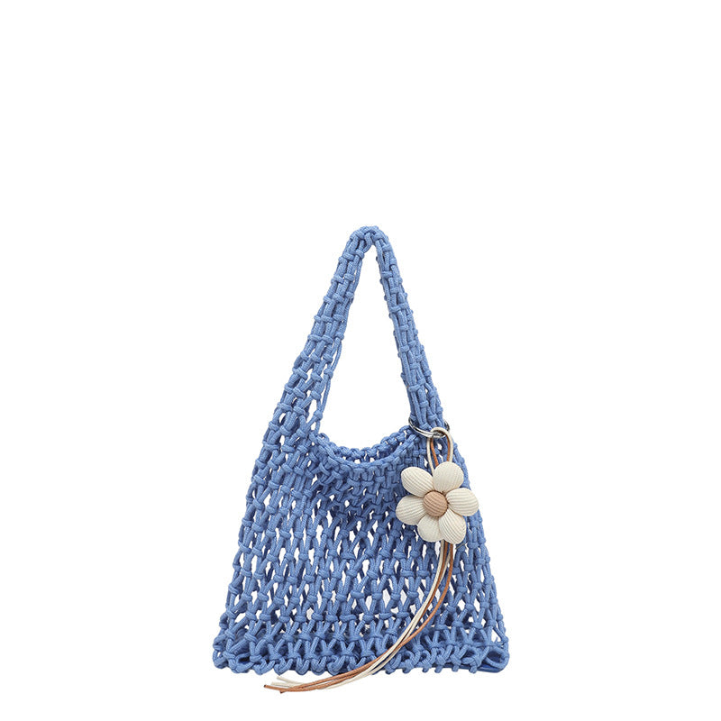Damen Handtasche im modernen Makramee-Design mit blumenförmigem Anhänger Nord Taschen