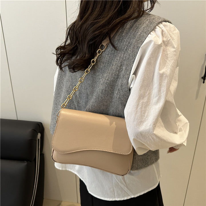 Damen elegante Umhängetasche mit Kettendetail Nord Taschen