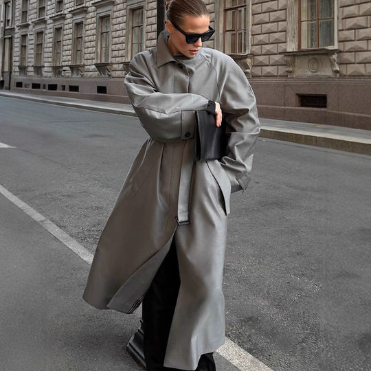Damen Oversize-Trenchcoat mit hohem Stehkragen, Bindegürtel und verdeckter Knopfleiste Nord Taschen