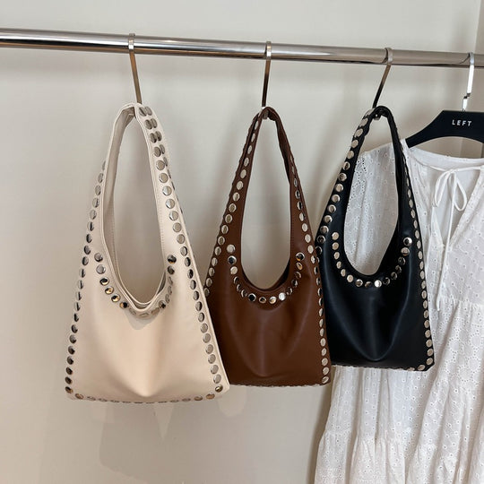 Damen Umhängetasche mit modischem Metallnieten-Design Nord Taschen