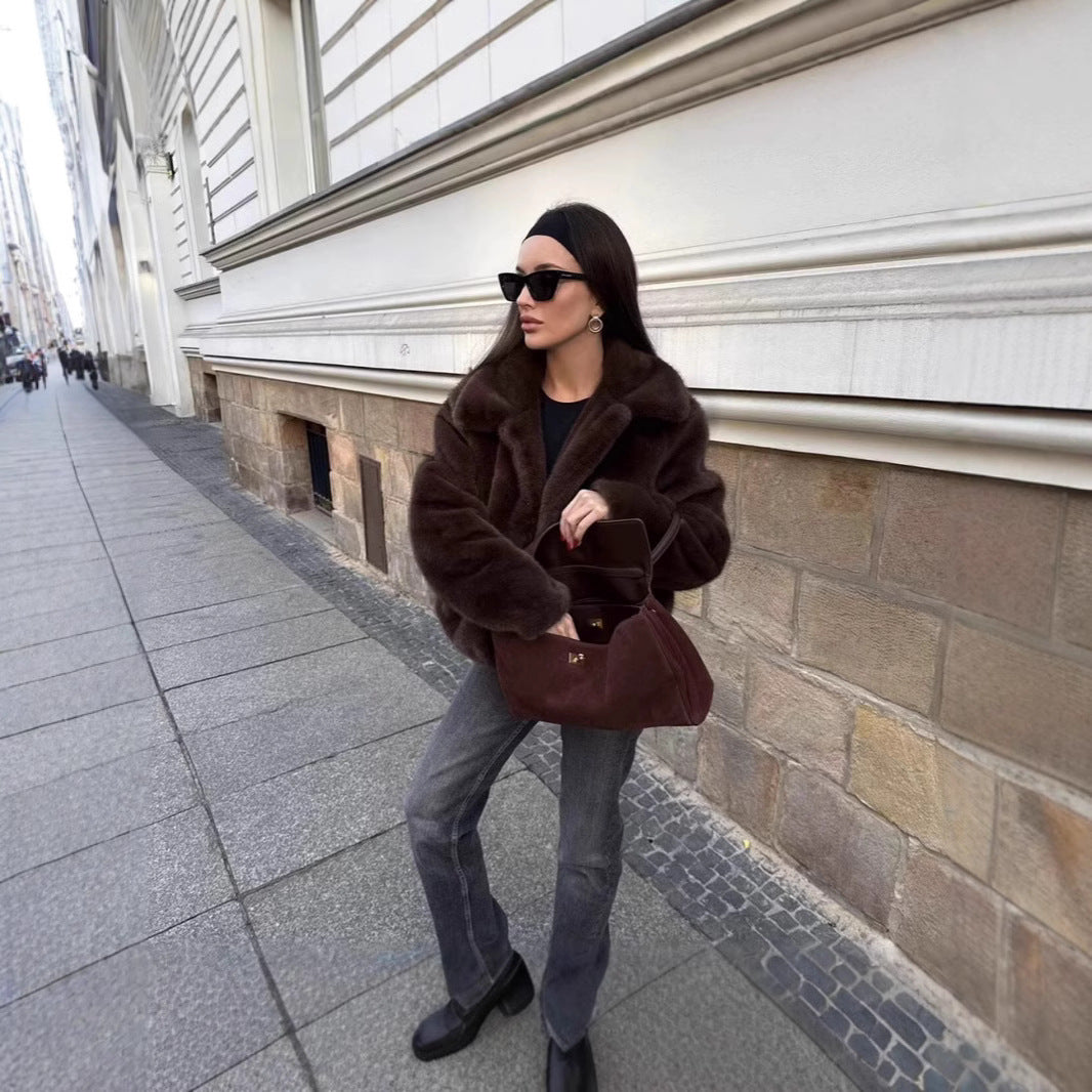 Damen Kurzer boxy Kunstfell‑Blouson mit klassischem Reverskragen und seidiger Fütterung Nord Taschen