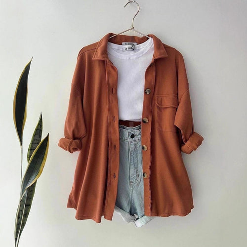 Damen Oversized Cordhemdjacke aus Breitcord mit Brusttasche und Holzknöpfen Nord Taschen