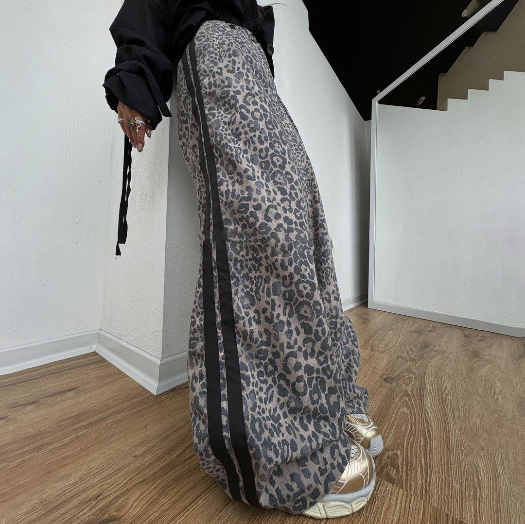 Damen weite Leoparden-Trackpants mit elastischem Bund und seitlichen Kontraststreifen Nord Taschen