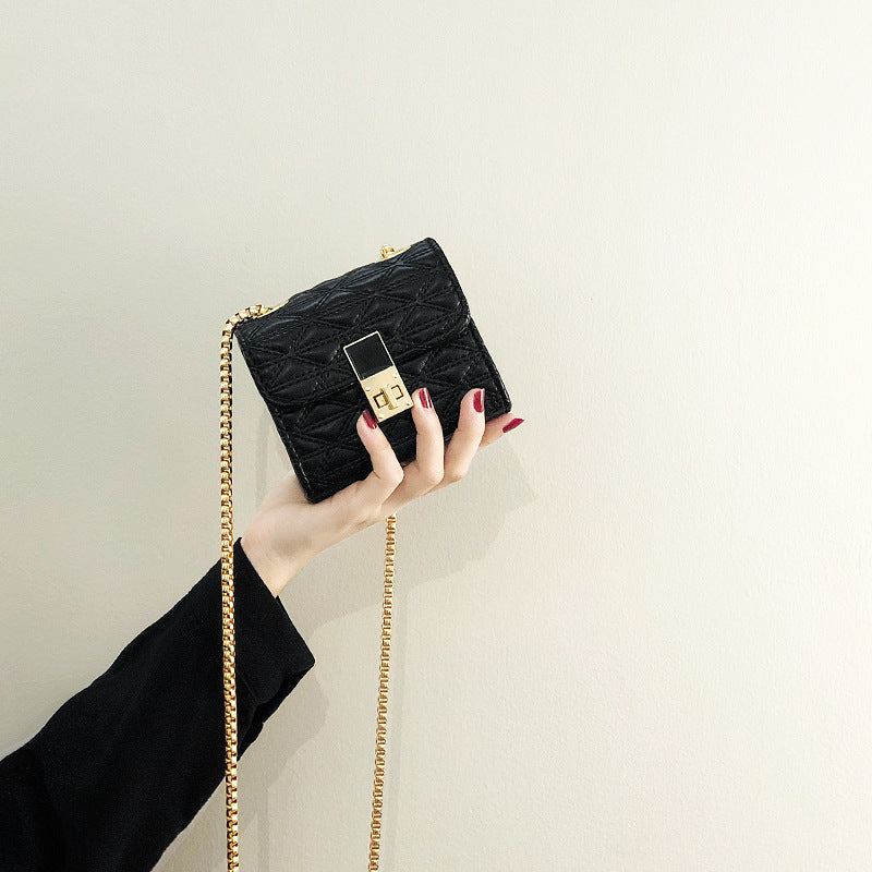 Damen Mini-Umhängetasche mit klarem Design und elegantem Kettenriemen Nord Taschen