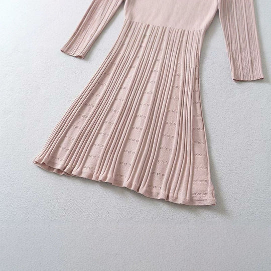 Damen Figurbetontes Feinstrick-Midikleid mit eckigem Ausschnitt und plissiertem Rock Nord Taschen