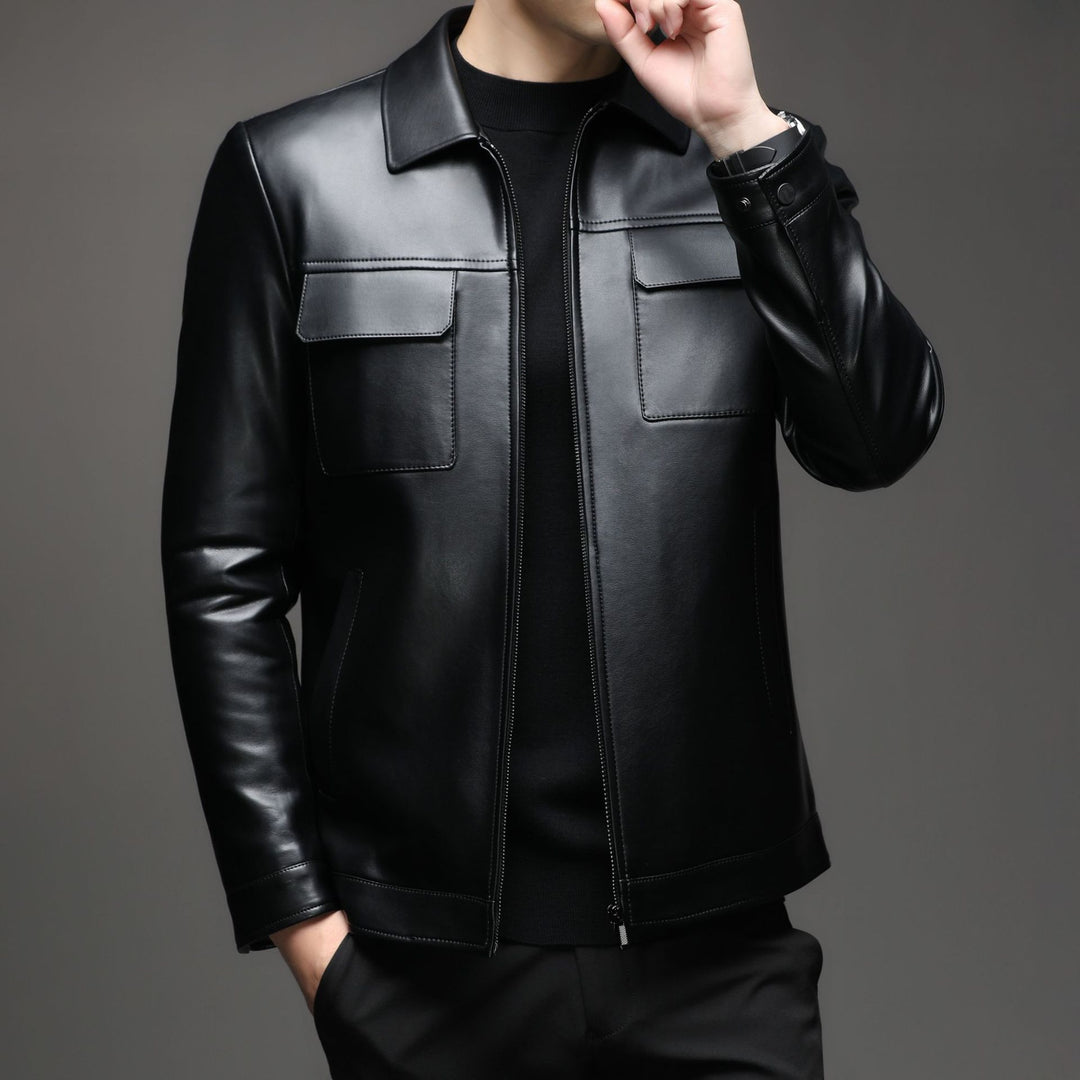 Herren Glatte Lederjacke im klassischen Hemdkragenstil mit verdecktem Reißverschluss und aufgesetzten Brusttaschen Nord Taschen