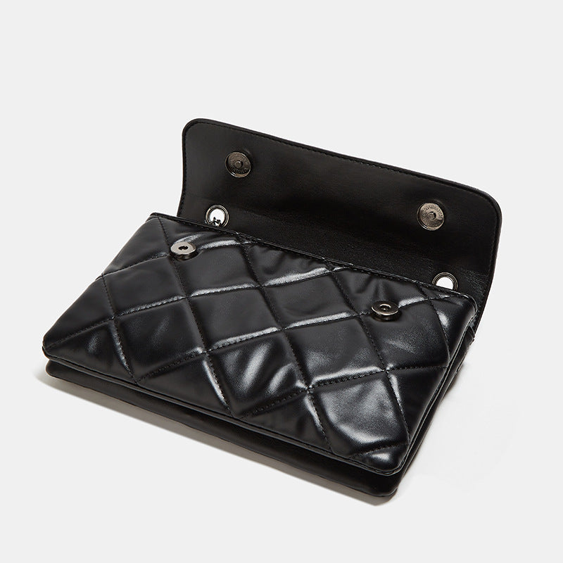 Damen Clutch-Tasche mit elegantem Steppmuster und modischem Kettenhenkel Nord Taschen