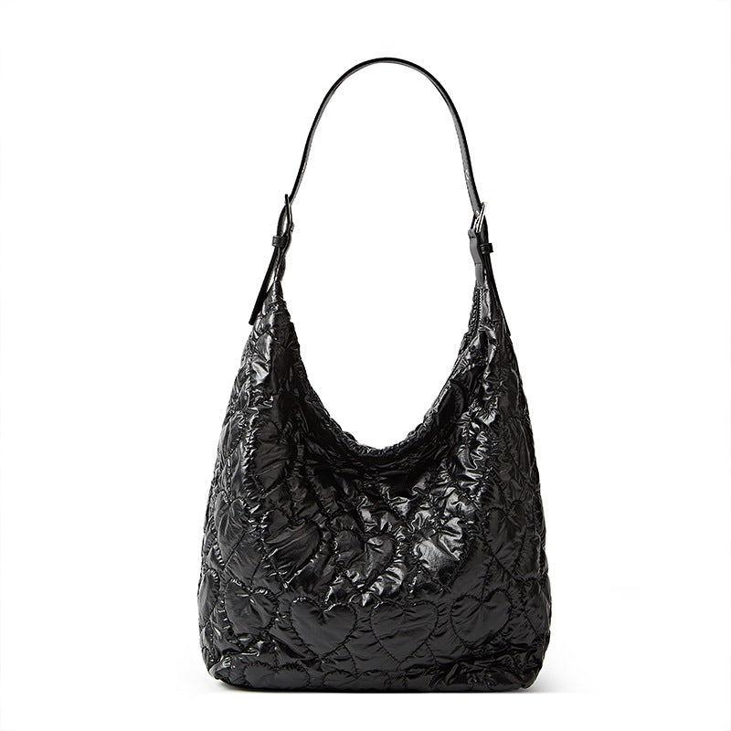 Damen Hobo-Tasche aus hochwertigem, gesteppte Kunstleder mit Herzmotiv Nord Taschen