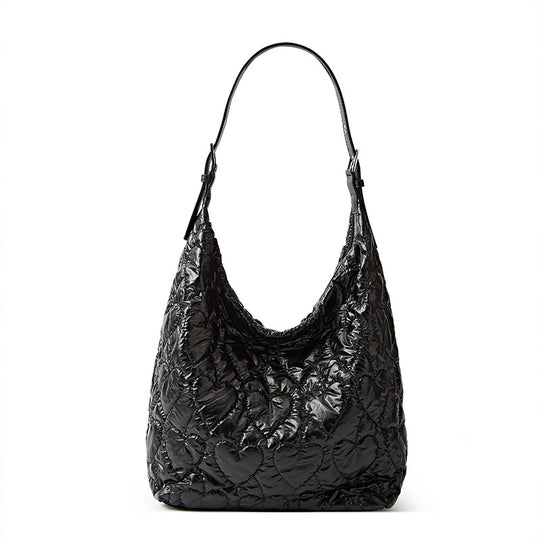 Damen Hobo-Tasche aus hochwertigem, gesteppte Kunstleder mit Herzmotiv Nord Taschen