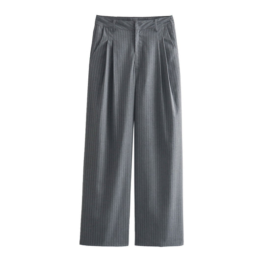 Damen Zweiteiliges Nadelstreifen-Anzugset mit kurzem Knopfblouson und hochtaillierter Faltenhose Nord Taschen