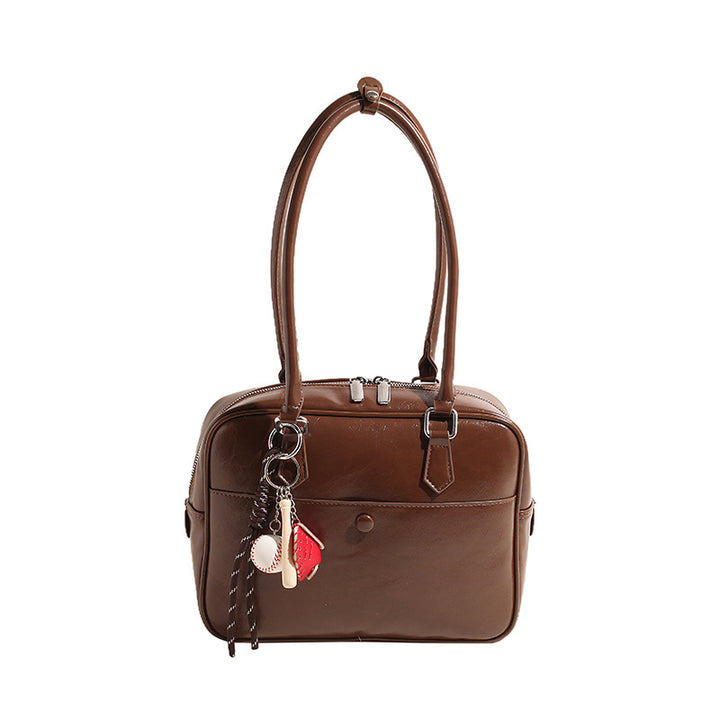 Damen praktische Lederhandtasche mit charmantem Anhänger Nord Taschen