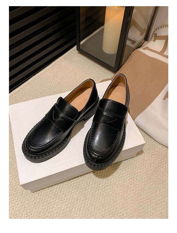 Damen Zeitlose Penny‑Loafer mit profiliertem Gummirand und Mokassin‑Naht Nord Taschen