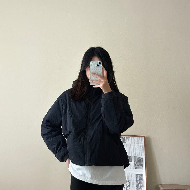 Damen Kurz geschnittene leichte Thermo-Kapuzenjacke mit Oversize-Silhouette Nord Taschen