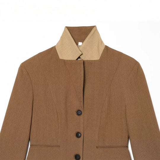 Damen Taillierter Blazer mit Stehkragen figurformenden Abnähern und Pattentaschen Nord Taschen