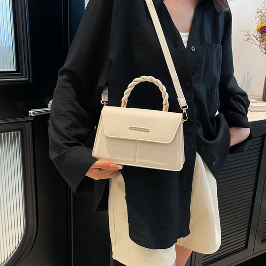 Damen Umhängetasche mit doppeltem Trageriemen und elegantem Metallverschluss Nord Taschen