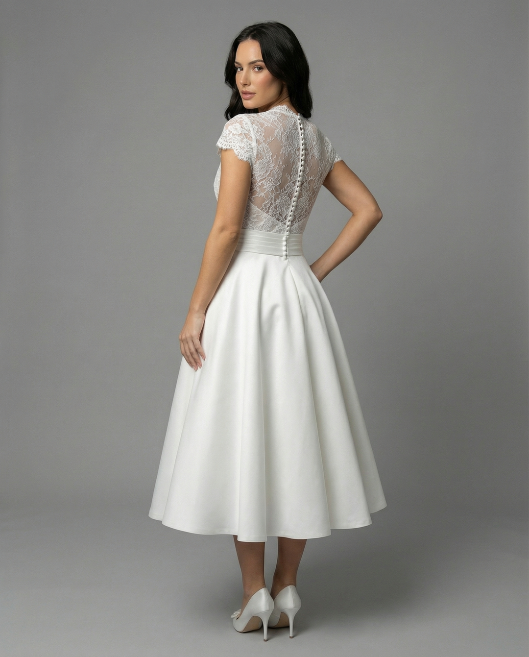 Damen Hochwertiges Hochzeitskleid mit Spitzendetails und schwingendem Rock Nord Taschen