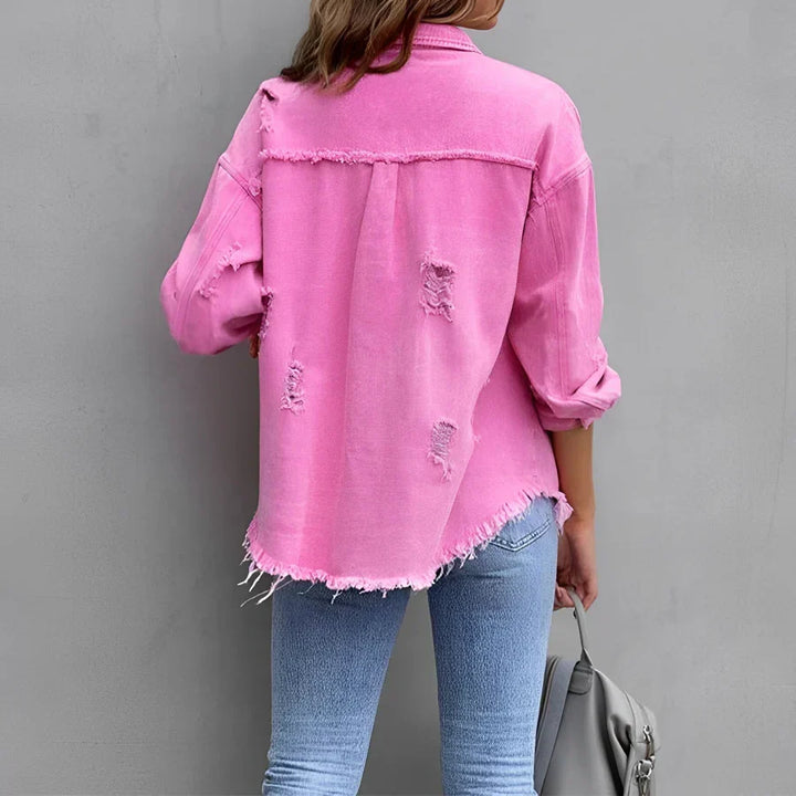 Zerrissenes Denim-Hemd mit Knopfleiste