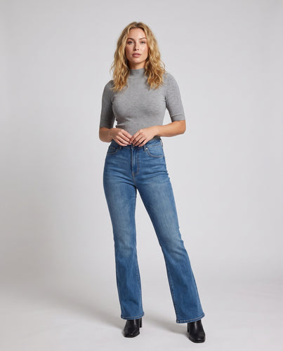 Damen Hochgeschnittene Slim-to-Flare-Jeans mit extra langem Schlag und Five-Pocket Nord Taschen