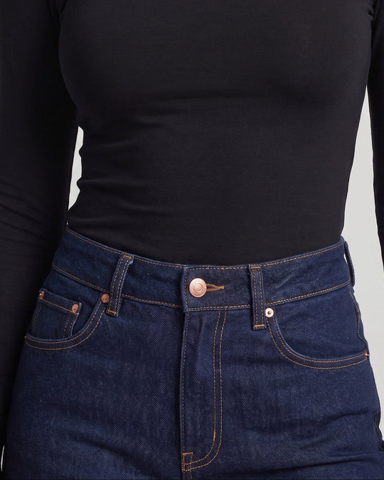 Product 10995790774618 - close_up_detail