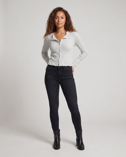 Damen Feinstrick-Cardigan mit V-Ausschnitt, Cropped‑Silhouette und Knopfleiste Nord Taschen