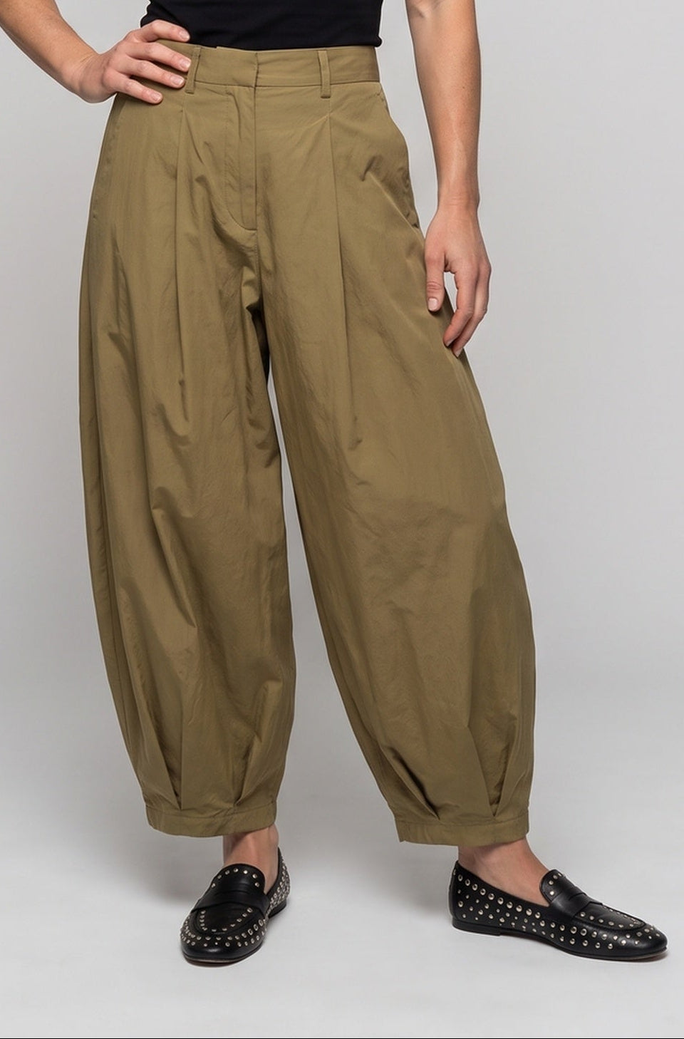 Damen Weite High‑Waist Haremhose mit Kellerfalten und Bündchen Nord Taschen