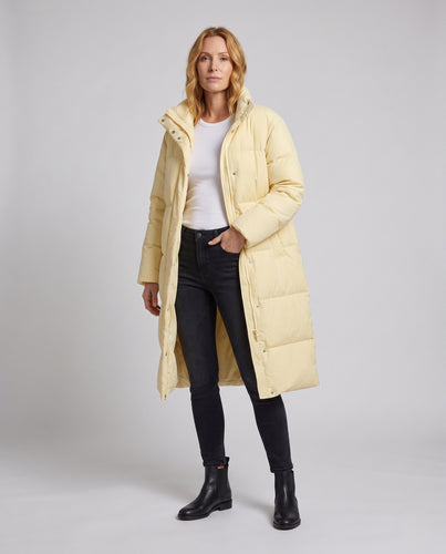 Damen Maxilanger Thermo-Puffermantel mit Kapuze, seitlichen Schlitzdetails & Oversize-Silhouette Nord Taschen
