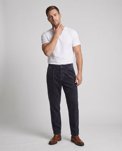 Herren Elegante Cordhose mit Bügelfalte und konischem Bein Nord Taschen