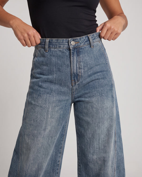 Product 10999785881946 - close_up_detail