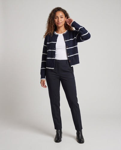 Damen Grobgestrickte Knopf-Cardigan mit Streifenstruktur und Rundhalsausschnitt Nord Taschen