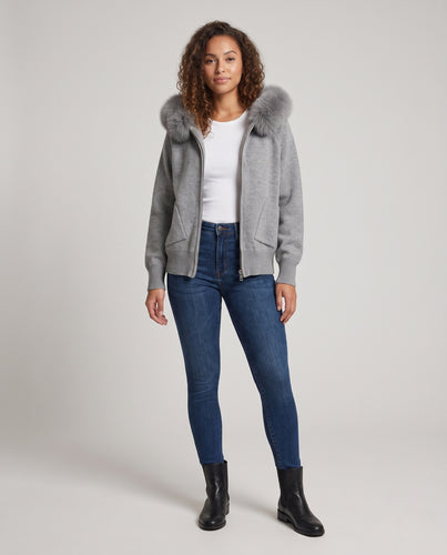 Damen Kapuzen-Strickjacke mit Kunstfellbesatz und Reißverschluss Nord Taschen