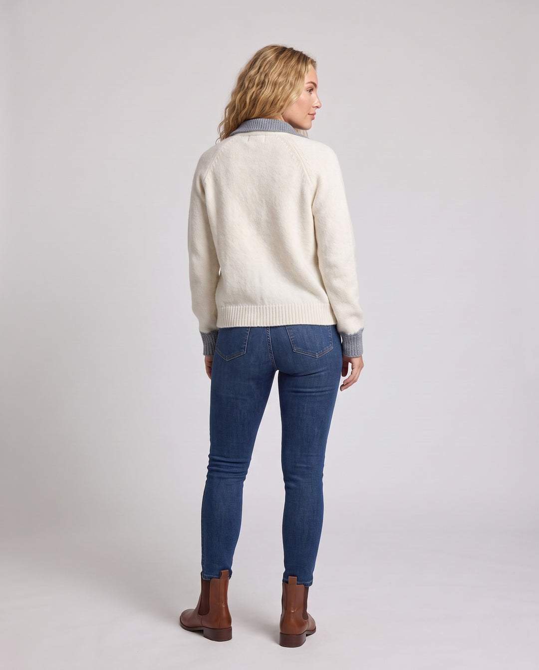 Product 11001260212570 - back_view