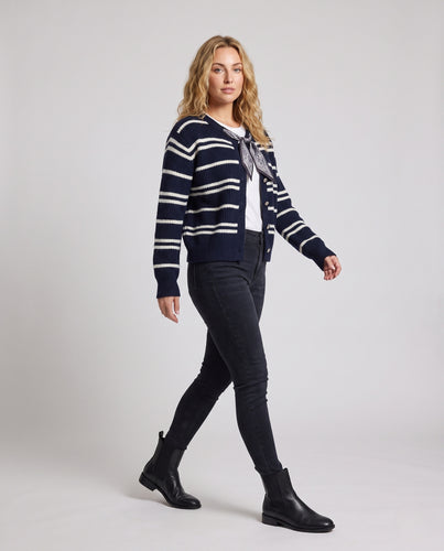 Damen Kurzcardigan aus Feinstrick mit feinem Rippmuster und Paisley-Schleife Nord Taschen