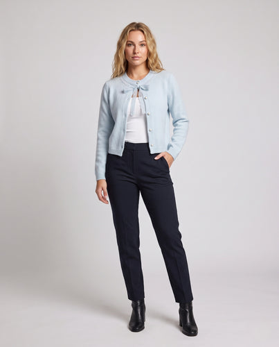 Damen Kurzcardigan aus weichem Feinstrick mit Spitzenkragen und Perlmuttknöpfen Nord Taschen