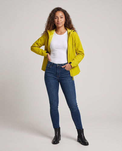 Damen Leichte Softshell-Jacke mit Kapuze, taillierter Silhouette und verdeckten Reißverschlusstaschen Nord Taschen