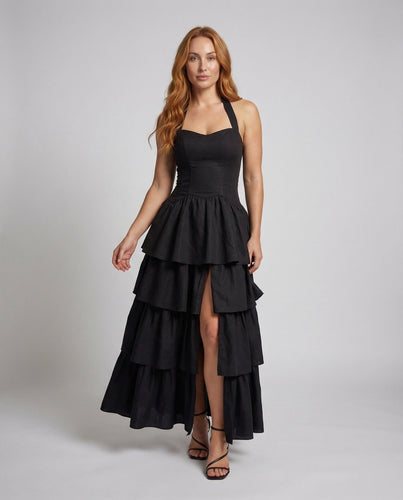 Damen Abendkleid mit Wiener Nähten und voluminösem Faltenrock.