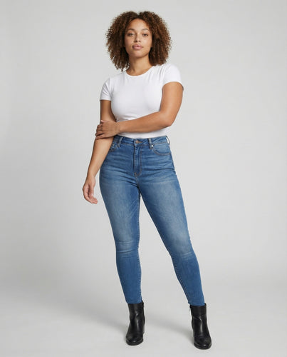 Damen nan hochgeschnittene figurformende Skinny-Jeans mit taillierendem Komfortbund und dezenter Waschung Nord Taschen