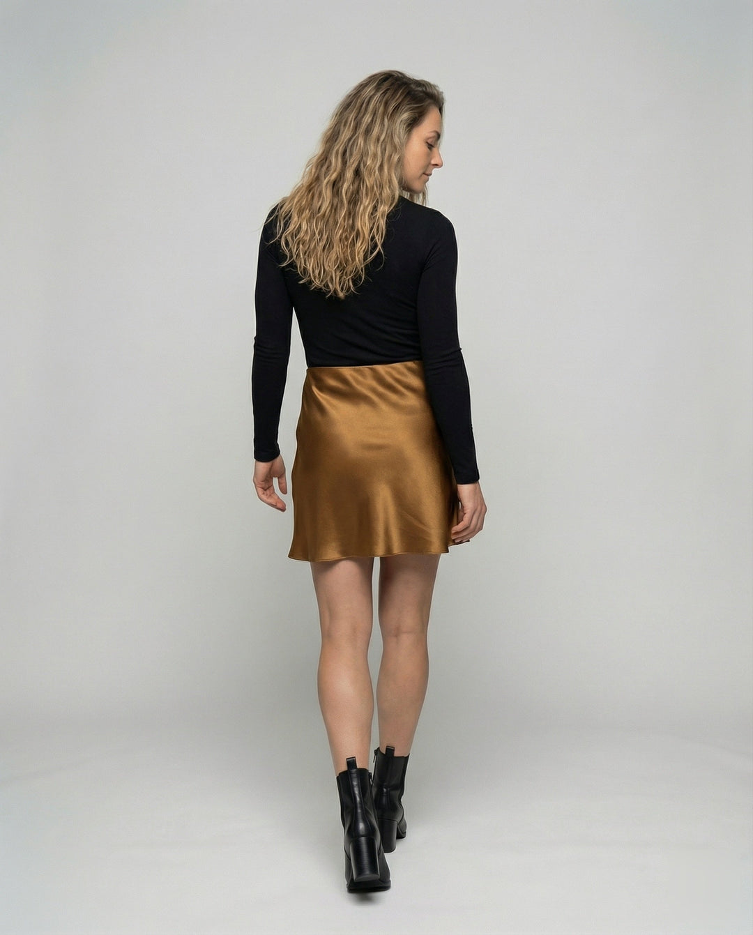 Product 15587015131466 - back_view