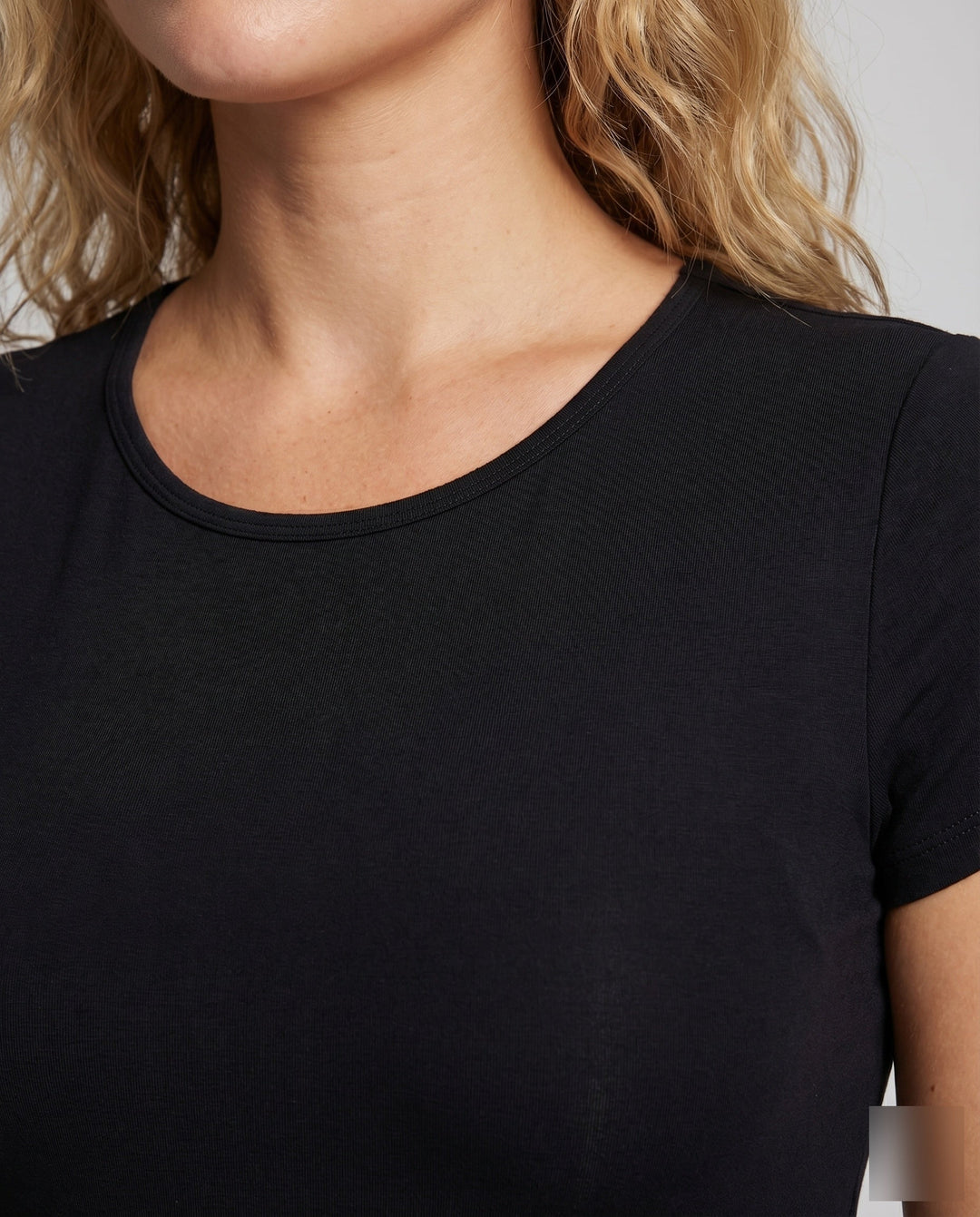 Product 15593063842122 - close_up_detail