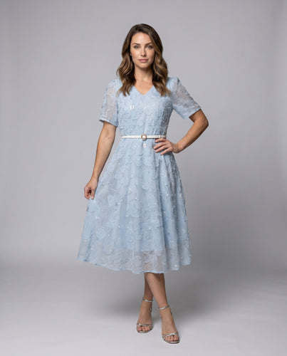 Damen Midikleid mit floralem Design und glänzenden Details