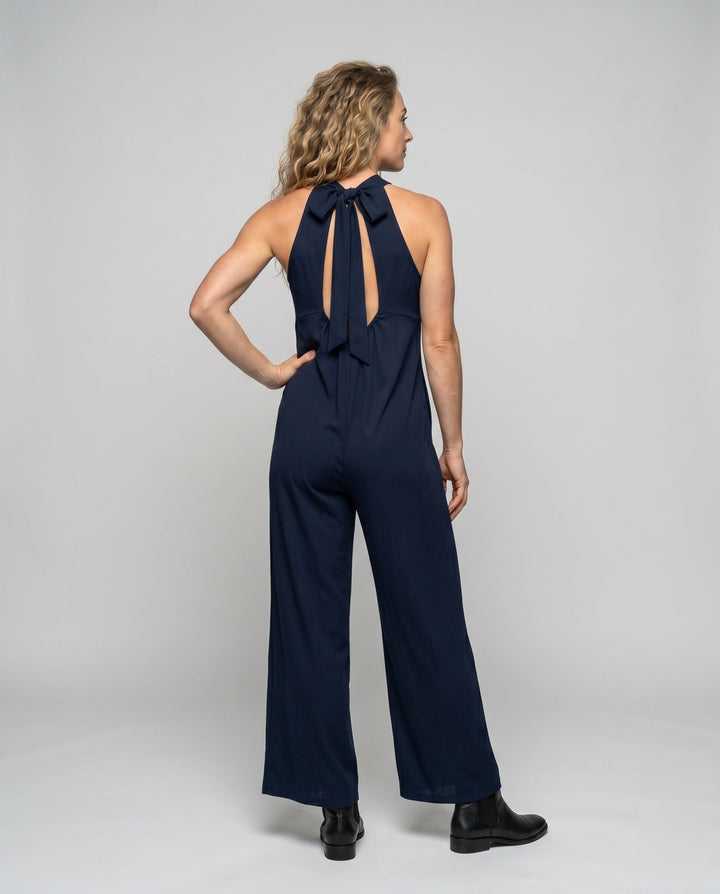 Damen Jumpsuit mit hohem Kragen und weitem Bein