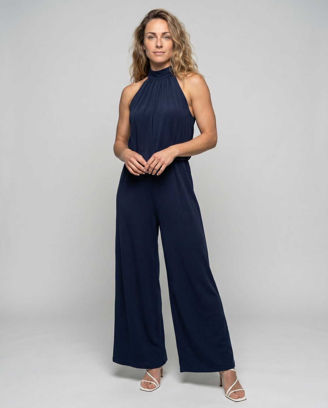Damen Jumpsuit mit hohem Kragen und weitem Bein