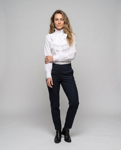 Damen elegante Rüschbluse mit Stehkragen und Schleifenakzenten Nord Taschen