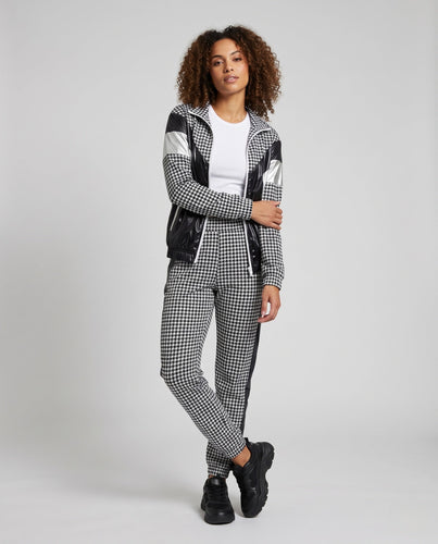 Damen Sportliches und stylisches Trainingsanzug Nord Taschen